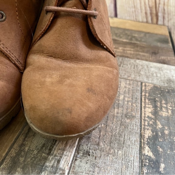 Camel colored fringe wedges size 6.5 - Picture 8 of 9